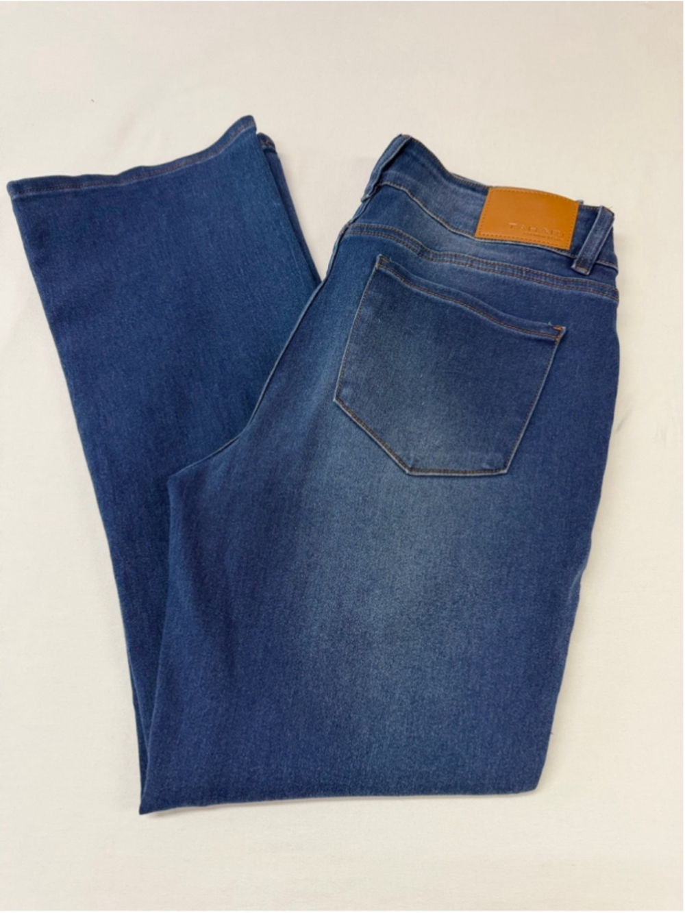Tahari Women's Mid-Rise Straight Leg Jeans Medium Dark Wash Stretch Denim 1780.